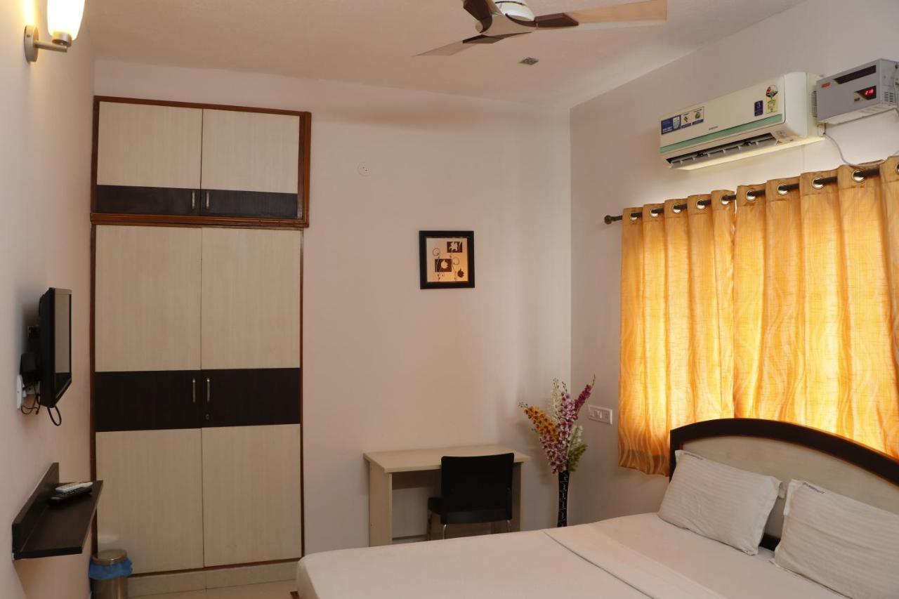 Fiesta House Pallikaranai Chennai Exterior photo
